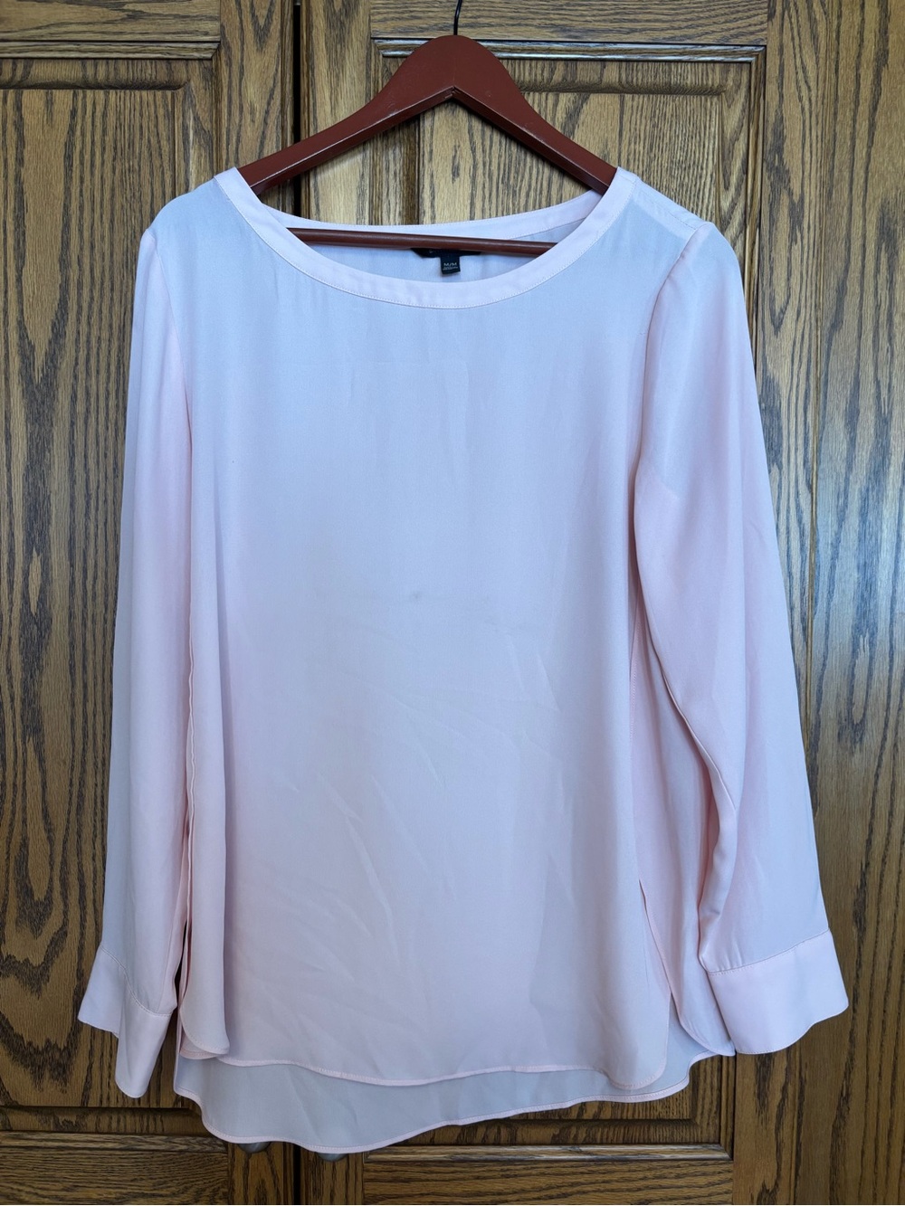 Banana Republic Light Pink Women's Blouse - Classic Long Sleeve Top